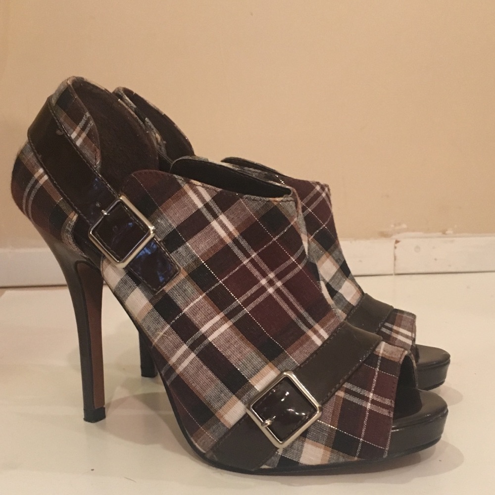 Plaid high-heel peep-toe booties